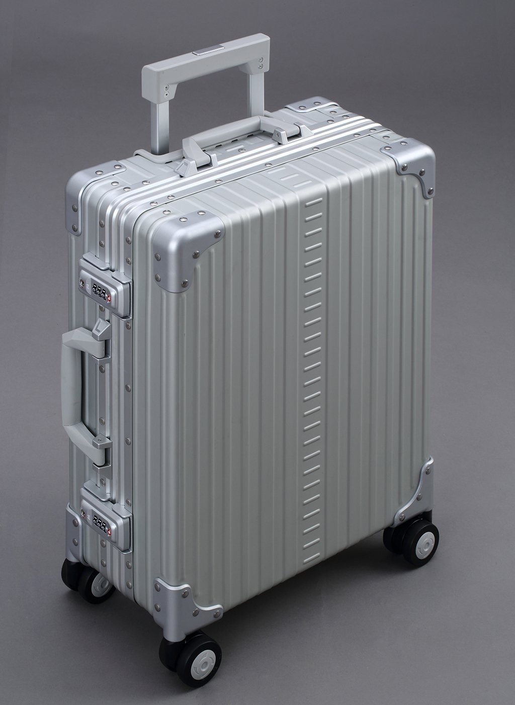 aleon suitcase