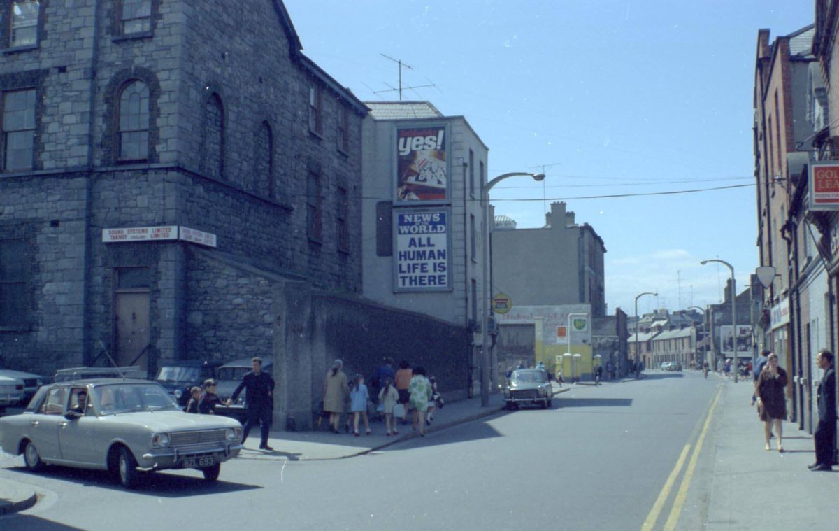 PhotosOfDublin's tweet photo. The Coombe in the 1970s. https://t.co/MFYYTpYL7Y