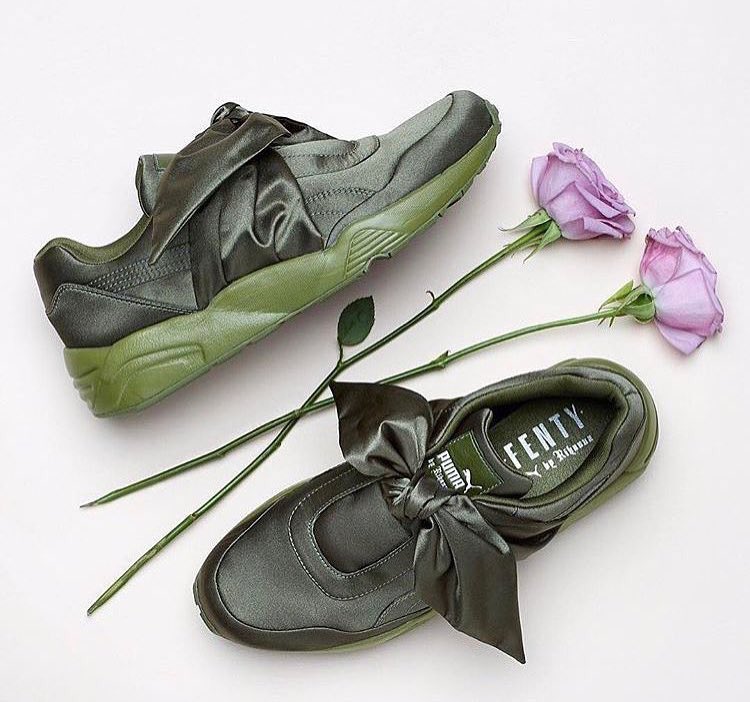 SNEAKERS tweet media