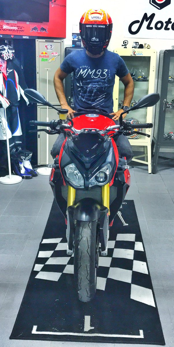 pierremotos's tweet photo. colection @pullandbear @marcmarquez93 @box_repsol @HRC_MotoGP @redbullESP @GoPro #marcmarquez #mm93fans #MM93fanday instagram @pierremotos https://t.co/e2Ml1S81jW