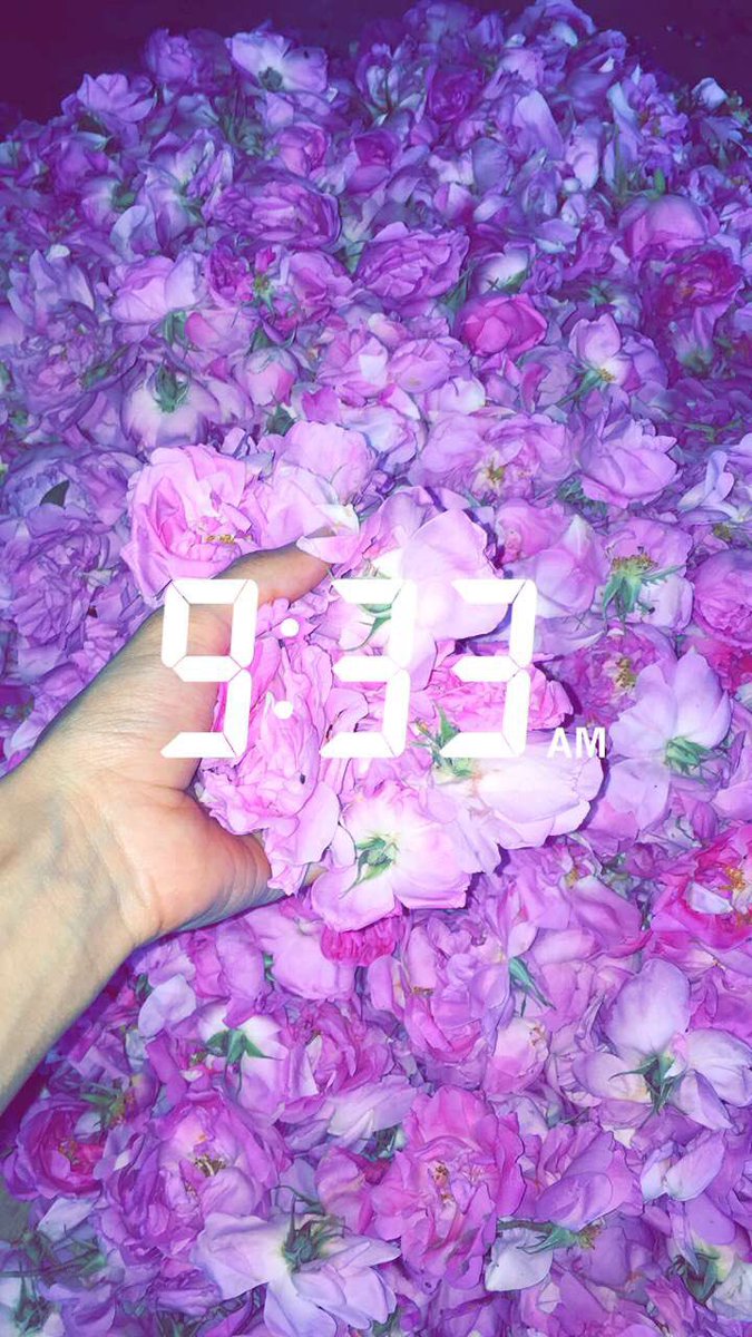 waelkz's tweet photo. لا بس اوريكم تصويري🚶🏻 https://t.co/ZLnZkiFoKN