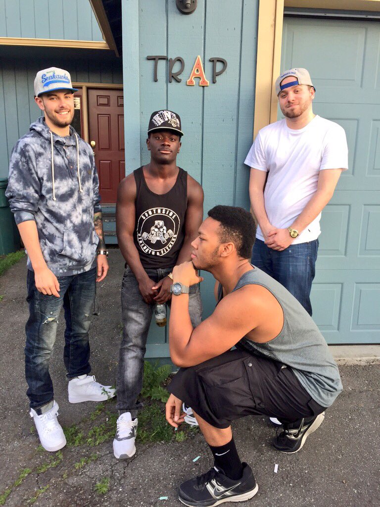 TheBravesGuy's tweet photo. happy birthday to the sexiest chocolate man on Twitter. squad since day 1 #TrapDayz @ClutchVFerguson https://t.co/e97mmUR8T7