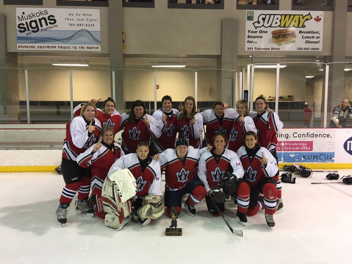 graystourney's tweet photo. THE POND GIRLS. 2017 Robin Champions. #springthaw17 https://t.co/SAlq2yM1OH