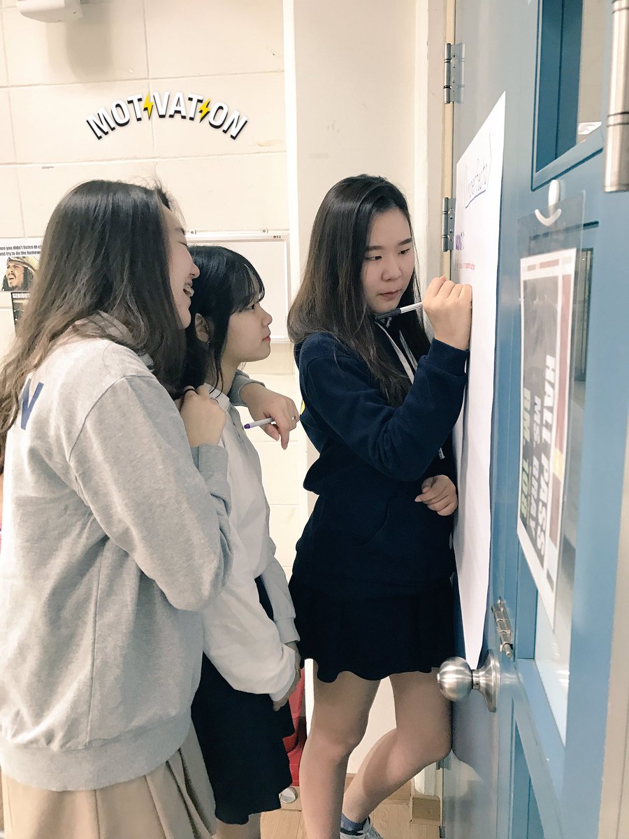 Aysem_Bray's tweet image. Creating posters in the morning while they walk around #keepthemlearning