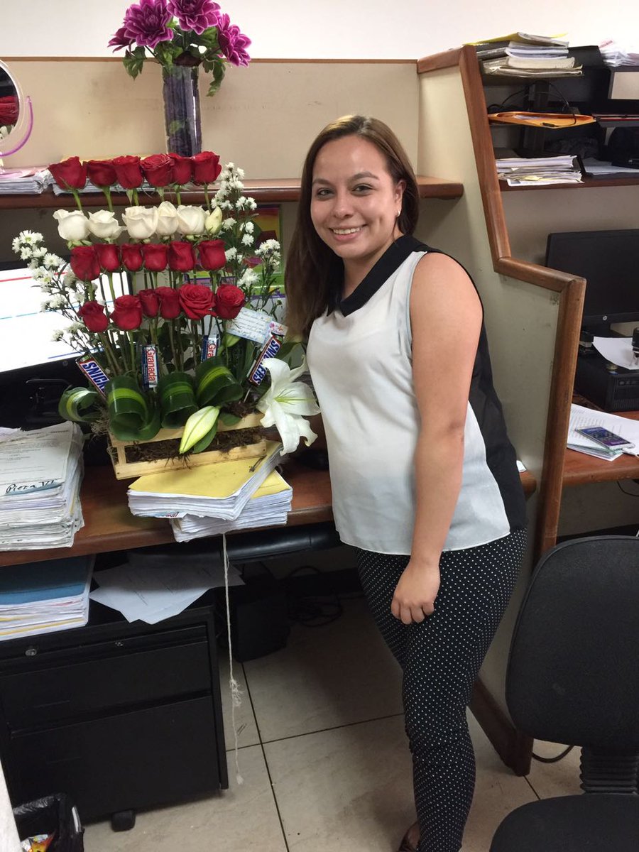 IPetalo's tweet photo. En Floristería I Pétalo queremos agradecer a nuestros clientes. Nos puedes contactar al 5449-3060 en donde gustosamente te atenderemos. https://t.co/Q9uexoWjYQ