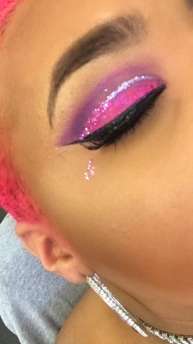 BaeLaBadu's tweet photo. All My Friends are Dead 🥀#motd #albuminspired #makeupwoc https://t.co/1yB1SNiTUn