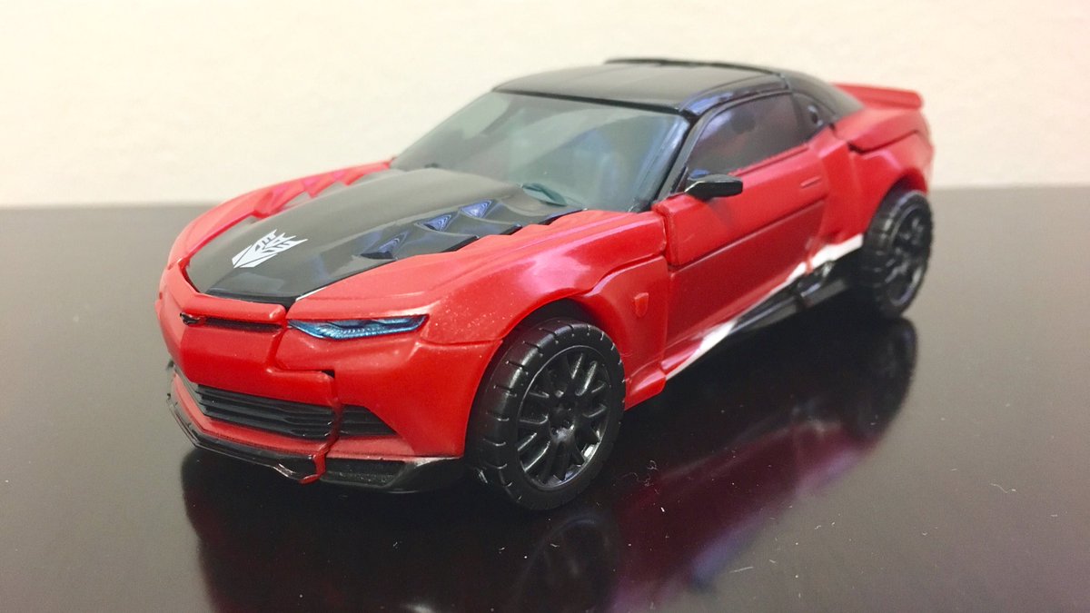 TFReview16's tweet image. One mean #Chevrolet #Camaro #altmode #transformers #decepticonStinger #stinger #transformersthelastknight #transformersageofextinction