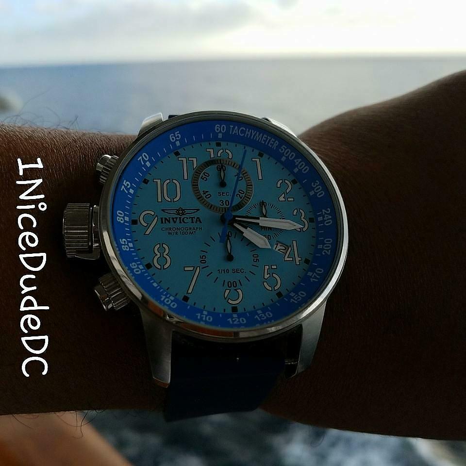 NotEnuffTech's tweet photo. Best cure for 🤗 #mondayblues #bluemonday #tbt #bluewatchmonday 💙⌚definitely The #bigbluesea #pacificocean #Carnival #carnivalinspiration https://t.co/EzMkcCvVD5
