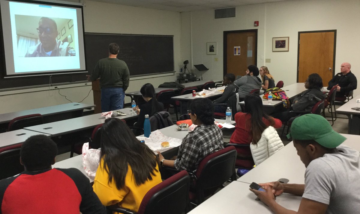 success1837's tweet photo. Success TALKS with alum Markus Bailey ‘05. #PlottheCourse #SuccessTALKS #SuccessNeverSleeps #FirstGen https://t.co/bw0iQBxFcY