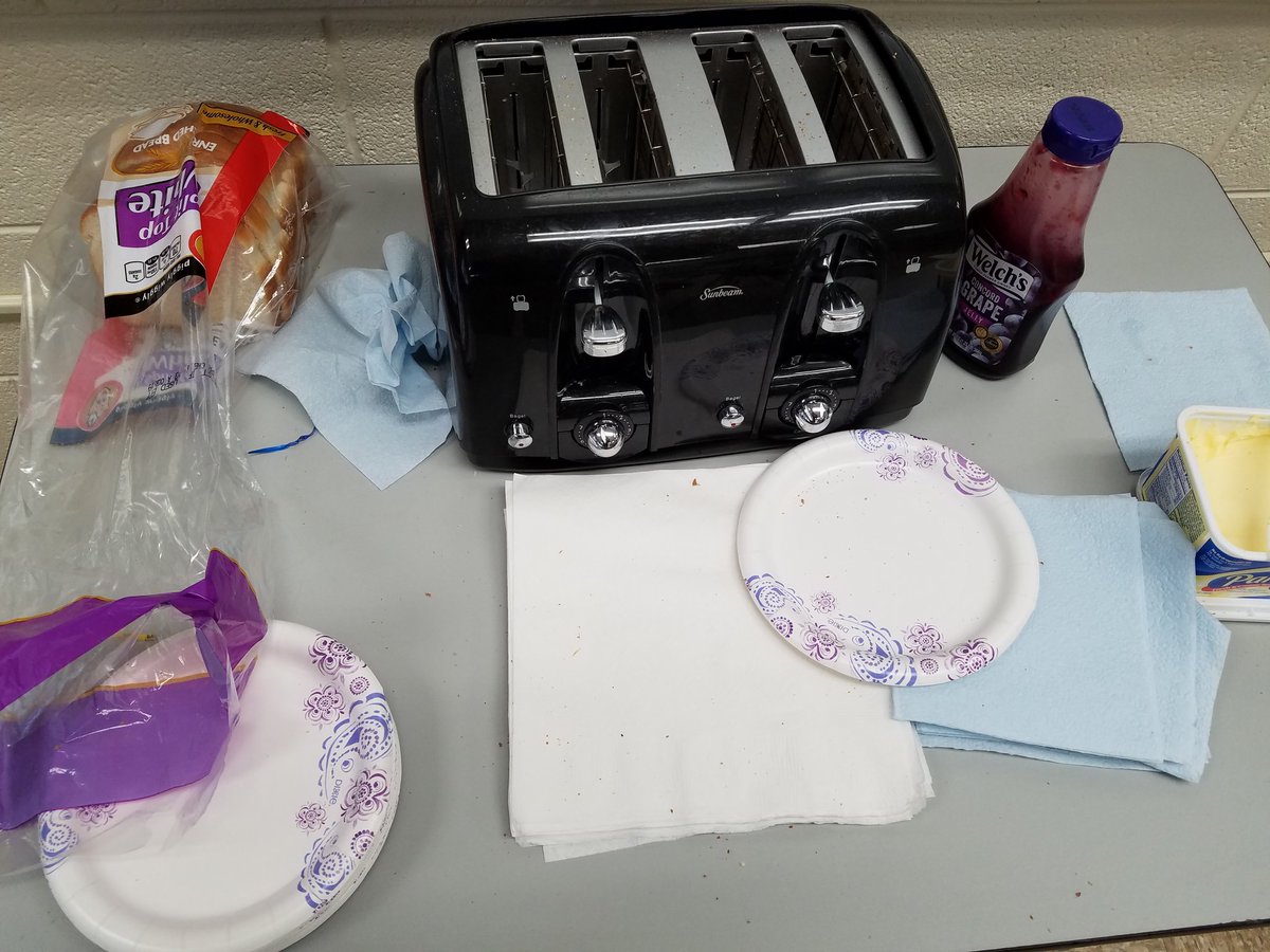 jbretzmann's tweet photo. Last week we had toast. FYI @gunnellAP @kennybosch #toastchat https://t.co/V5oGQxCx2v