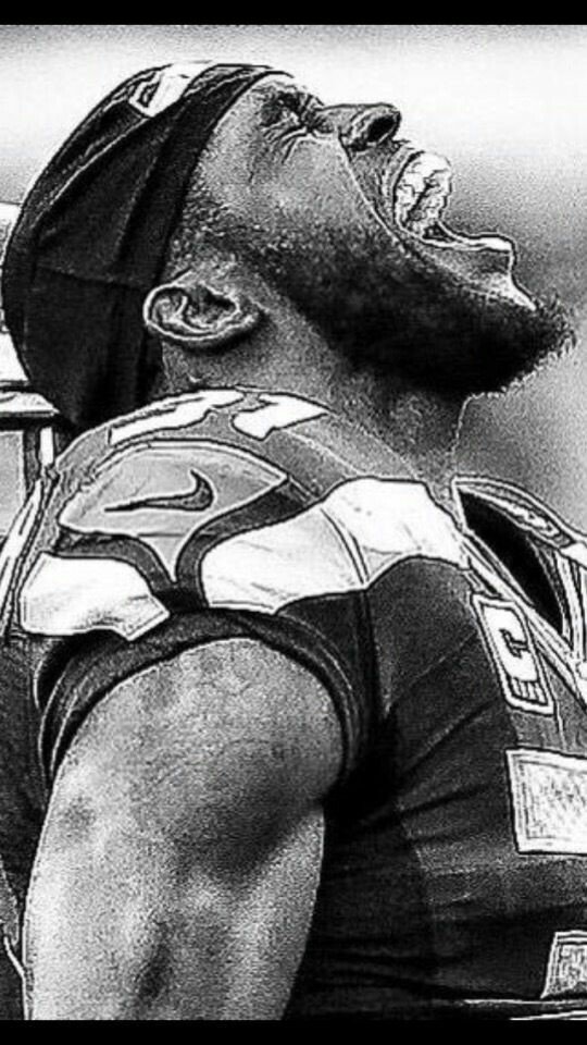   Sign this man let him retire as a Seahawk  Happy Birthday we love him  Go Hawk\s 