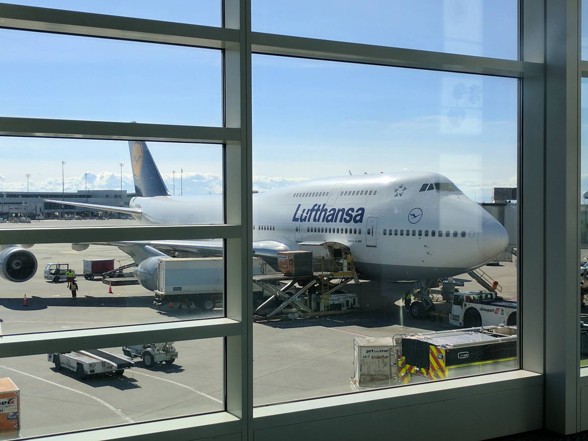 iamubiquitous's tweet photo. The getaway vehicle #karlinitaly #lufthansa #747forlife https://t.co/T8e4rO9A13