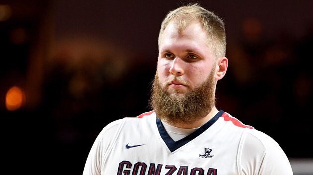 FakeSportsCentr's tweet photo. Gonzaga's Przemek Karnowski is actually Hodor from Game of Thrones. https://t.co/PcaUqJGjfd