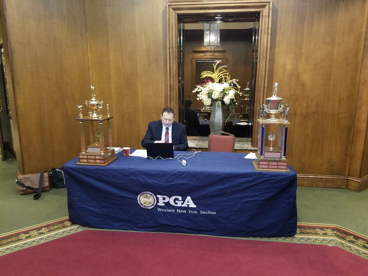 bartweetski's tweet photo. Thank you to all @WNYPGA Professionals in attendance today. Looking forward to a great 2017 golf season #change #thxpgapro https://t.co/pwjNr3KtAg