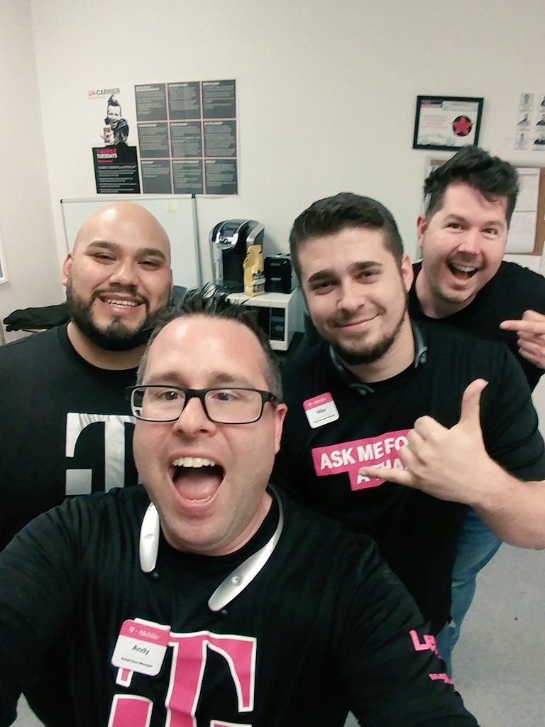 hudi_andycap's tweet photo. Look joined The Exclusive Team! Ed Rico is back in Magenta Baby!  #edubnation
@Anthony_J215 @dianelegaspi @CMeach84 https://t.co/oLP8ec8iFK