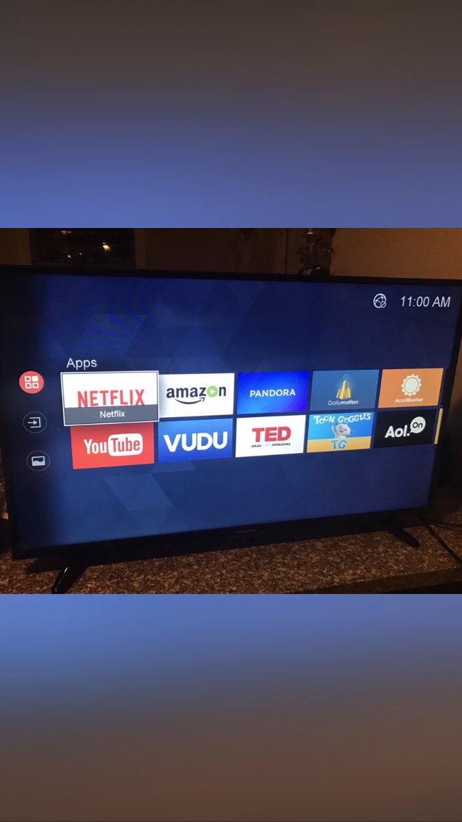 kikedonati's tweet photo. I'm selling a 40in Tv and a pretty cool Drone! If anybody wants hmu! $150 for the TV, $115 for the drone! https://t.co/EbU8V9cFT4