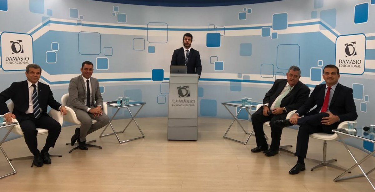 cursodamasio's tweet photo. Perdeu nosso debate ao vivo? Não tem problema! Assista ao conteúdo na íntegra!  Reforma da Previdência. >> https://t.co/0KWPhrMRGm https://t.co/FpTyl9pX5V