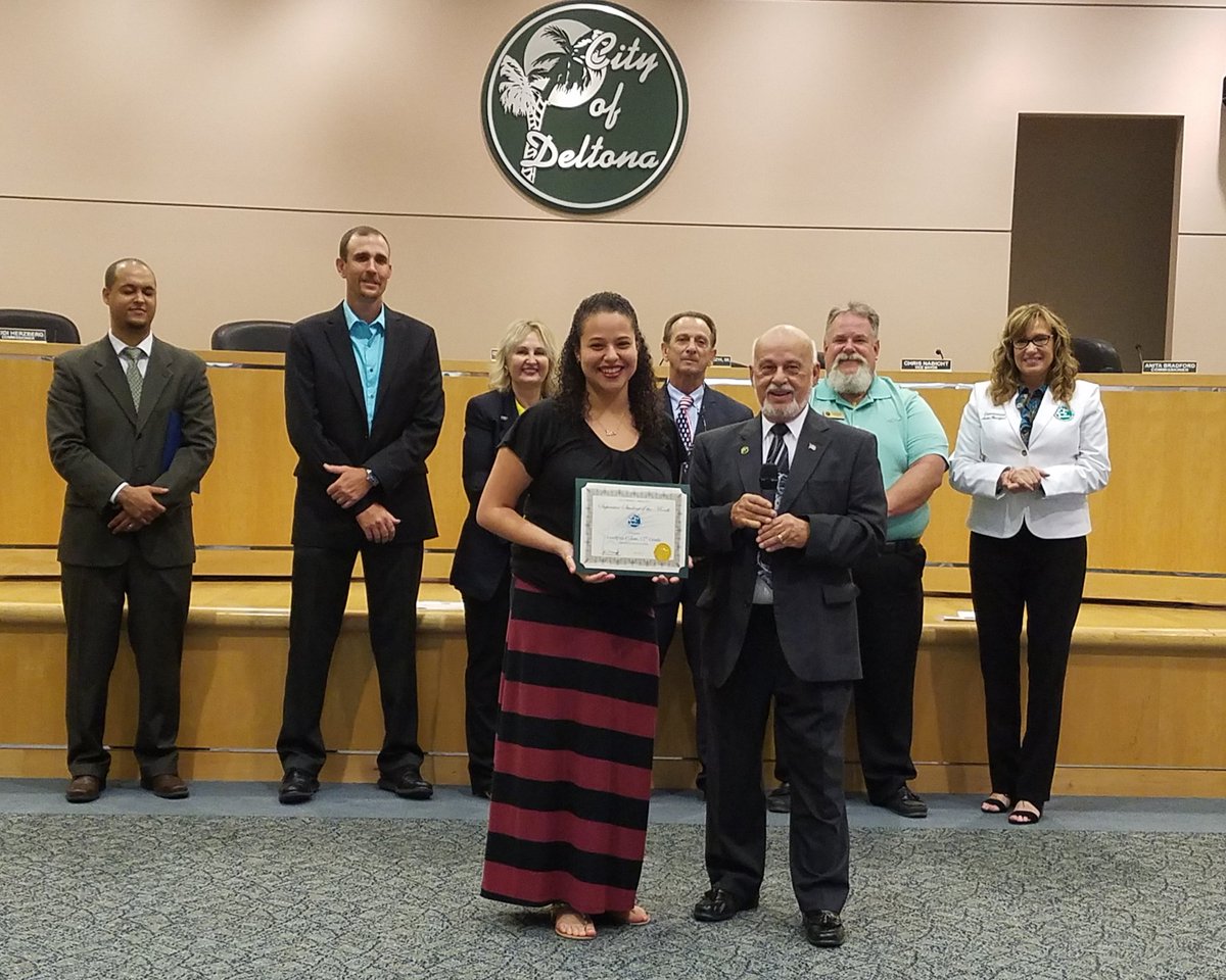 LinnetteHernand's tweet image. Shining brightly at City Hall as the @PineRidgeHS March Super Star☄I love you, Joselynn @asvpnola  💗 #vcsignite
