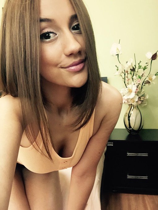 you better not be busy😁... I'm coming online!😘😘 @VxErr @HornyFacts @picturemanpromo @BoOtYGoD16 @StarCamPromo<a href="/tag/rt"class="tags"><span>#rt</span></a>