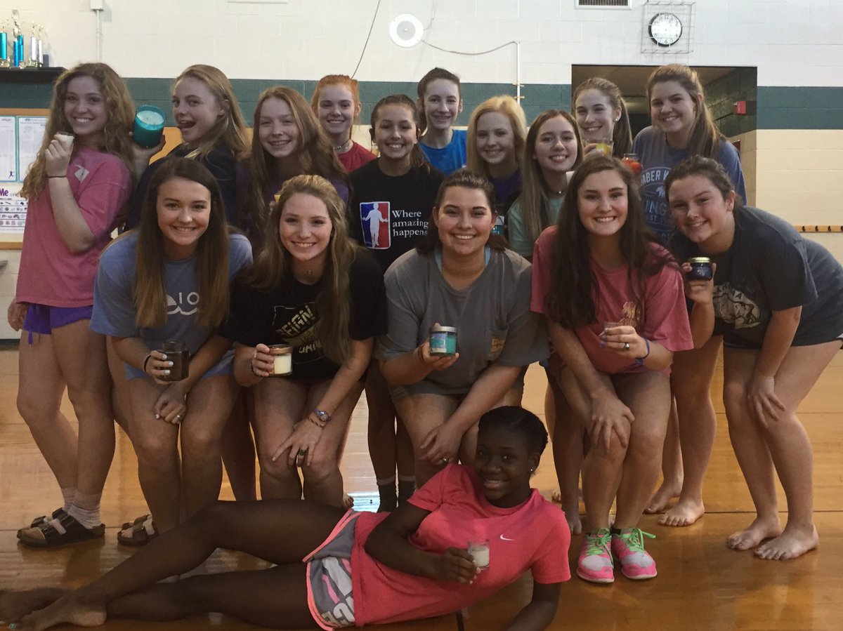 Edison Varsity Pom tweet media