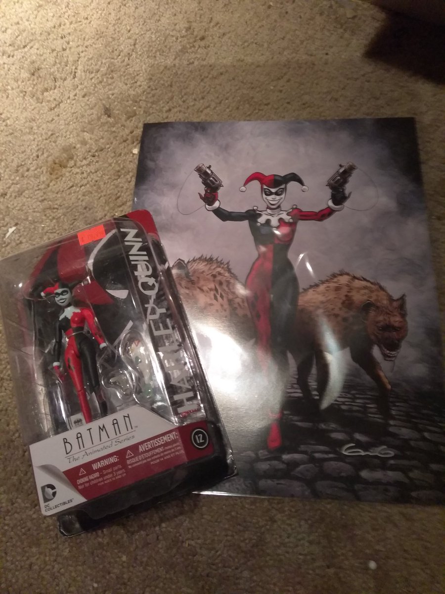 AgentsofKhaos's tweet photo. Sad I couldn't get a copy of the new #HarleyLovesJoker comic, but look what puddin' got me instead! Ain't he the greatest?? <3 https://t.co/b8DmNxiFQA