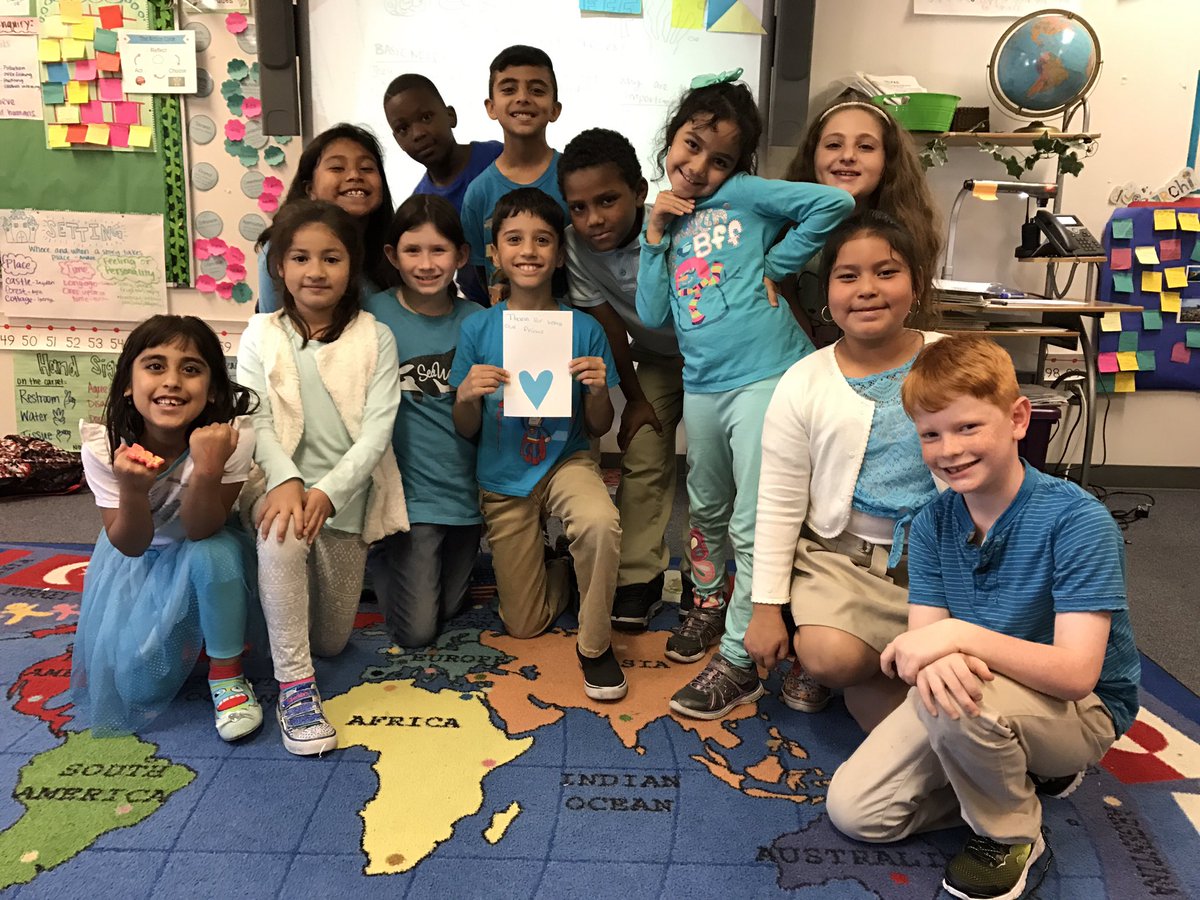 briarmeadowK_8's tweet photo. Ms. Burwick's 2nd grade class showing their support for Autism Awareness today!  #lightitupblue @HoustonISD https://t.co/6KV0rKOmoR