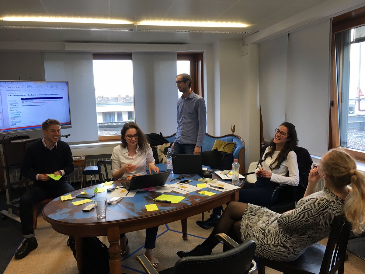 SophiaLach's tweet photo. Challenge: How can young consultants develop themselves during their daily project work?
#Intrapreneurship live @Detecon powered by #PitchIT https://t.co/pdyCAPzBrm