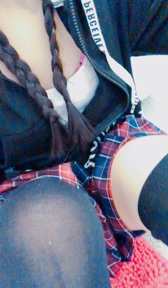 mL95KoRseIevaEV's tweet photo. この服可愛くない！？ https://t.co/agXDT3aKT5