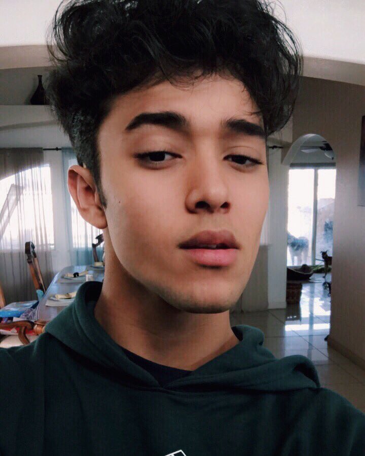 _DaniPimentel's tweet photo. Este chico es muy perfecto. https://t.co/r7qTpFfqDO