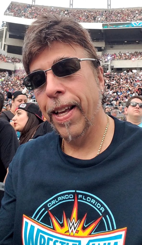 real_bobo697's tweet photo. Hey Now is it just me or does my toupee look like @cwotd dead Guinea pig taco on my head? https://t.co/0VgLvNTDAE