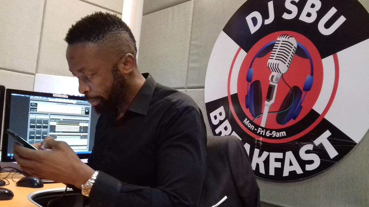 Plug in now massivmetro.com listen &amp; tell us how we sounding! #DJSbuBreakfast with <a href="/djsbu/">djsbu</a>