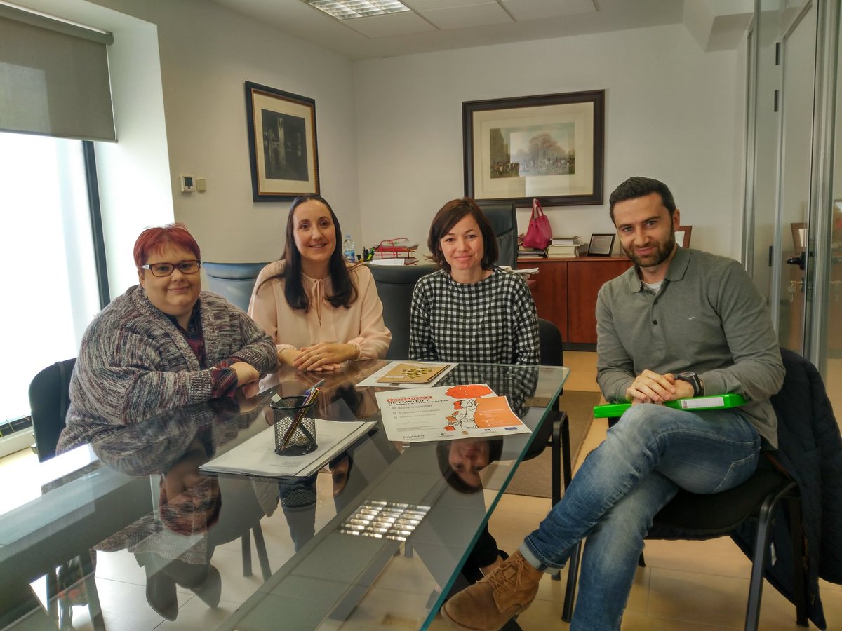 Y por último Bea nos habla d la visita a la #Notaría d #HorcajoDeSantiago con Dña. Teresa de Andrés,cálido encuentro lanzaderasdeempleo.es/intermediacion…