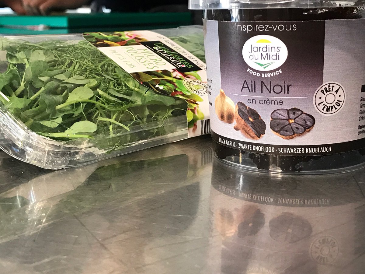 Shooting photo et vidéo sur #lailnoir à #academiemandar au <a href="/marchederungis/">Marché de Rungis</a> #cueilletteetcuisines #micropousse #jardinsdumidi