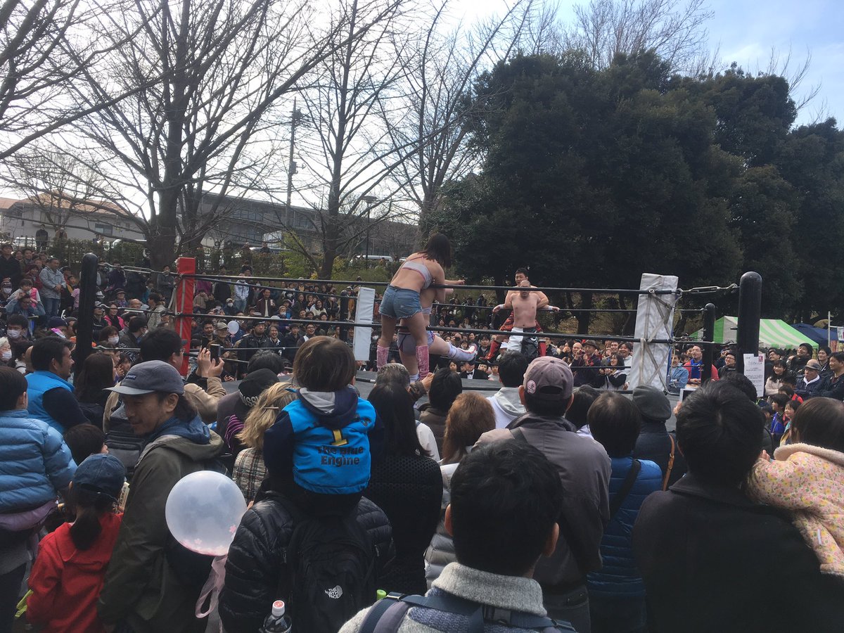 Twitter पर 宮前平の情報 先日のさくら祭りの写真です 天気もよく多くの人でにぎわっていました プロレスがあったり ステージが壊れてしまったために宮前平中学の吹奏楽部がバスターミナルで演奏していたり 火をふくカッパさんがいたり Twitter पर 宮前平の情報 先日のさくら祭りの写真です 天気もよく多くの人でにぎわっていました プロレスがあったり ステージが壊れてしまったために宮前平中学の吹奏楽部がバスターミナルで演奏していたり 火をふくカッパさんがいたり
