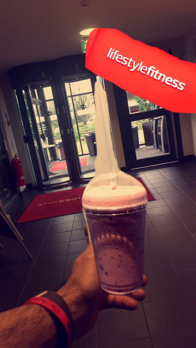 theblendercoach's tweet photo. Back on those @Vivelsfcardiff blades from 0730 
Lucky lucky lucky @LFitnessCardiff members 

#dropbyandtry @CharlieLFit https://t.co/bzQBY7sUc8