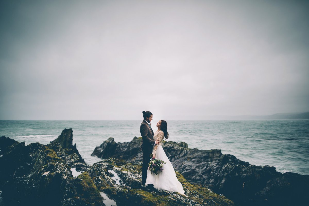 Worth sharing, this beautiful (and stormy) wedding at <a href="/Polhawnfort/">𝒫𝑜𝓁𝒽𝒶𝓌𝓃 𝐹𝑜𝓇𝓉</a>