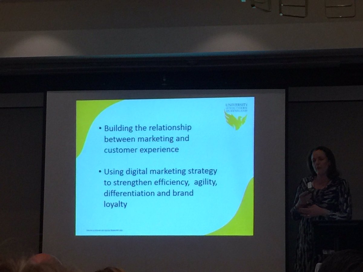 Great presentation @HelenQN on 'Embedding customer centricity in marketing strategy and aligning the digital strategy'. #DMEDU17