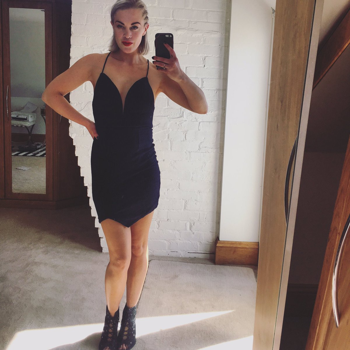 luellamech's tweet photo. https://t.co/p7Xoi1glug #fashion #springknit #whitebrick #plungedress #ootd #shipworldwide https://t.co/wDIxgAnsH3