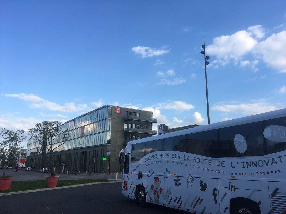 Digibus_CELC's tweet photo. our 7. Encore une belle journée qui commence à  #Tours pour le @Digibus_CELC ! #CELCDigitalTour #digital @CE_LoireCentre https://t.co/yNPCvZu0P7