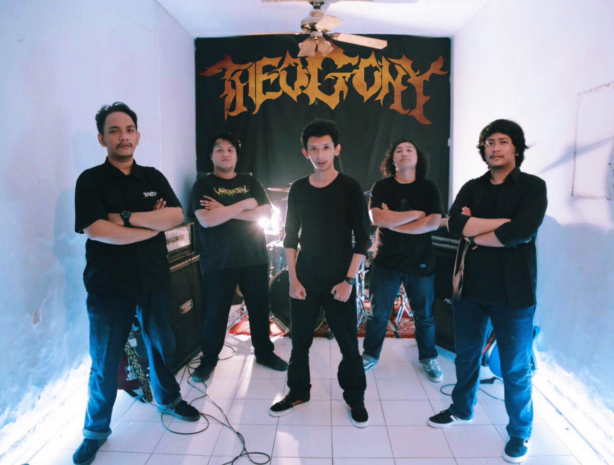 Simak Video Klip “SPIRITUM SANCTUM”, dari Kuarted Death Metal Makassar; <a href="/THEOGONY_DM/">T H E O G O N Y</a> sultranesia.com/2017/04/simak-…