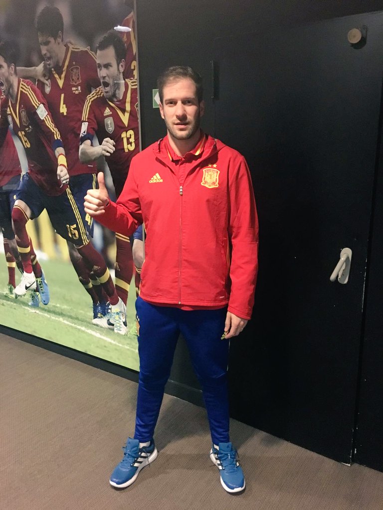 ¡Hoy los buenos días os los da @fsolanoleon desde la <a href="/SeFutbol/">Selección Española Masculina de Fútbol</a>! #SomosJaén
