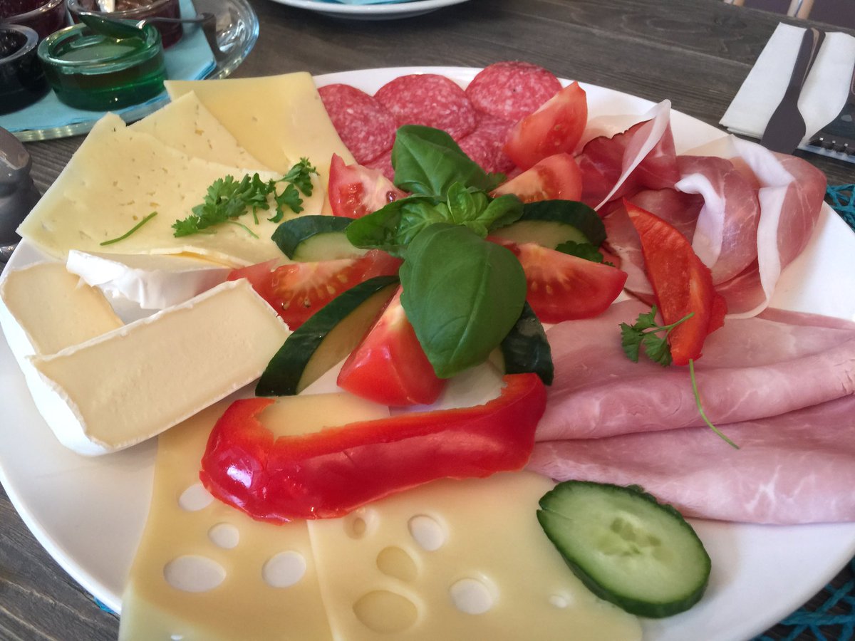 Service_rocks's tweet image. B2gether Café Digitalbreakfast startet #digitalbf #Digitalisierung