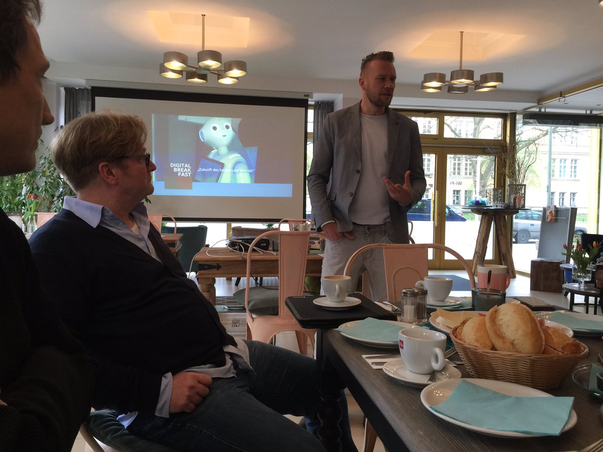 Service_rocks's tweet image. B2gether Café Digitalbreakfast startet #digitalbf #Digitalisierung