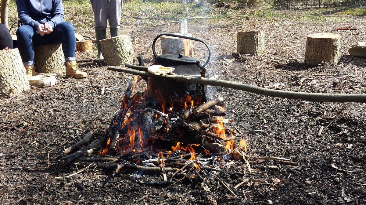 KyleJennings24's tweet photo. Working towards my Forest School award and finding Slow Worms with Sackville school group. #Ledermantrainee @SussexWildlife @GGPWildlife https://t.co/Zq1nOp6uFy