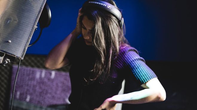 BBCNewsbeat's tweet photo. This is what @VanessaWhite has been doing since The Saturdays https://t.co/sWMWP16TgB https://t.co/NBzHbpM9pX