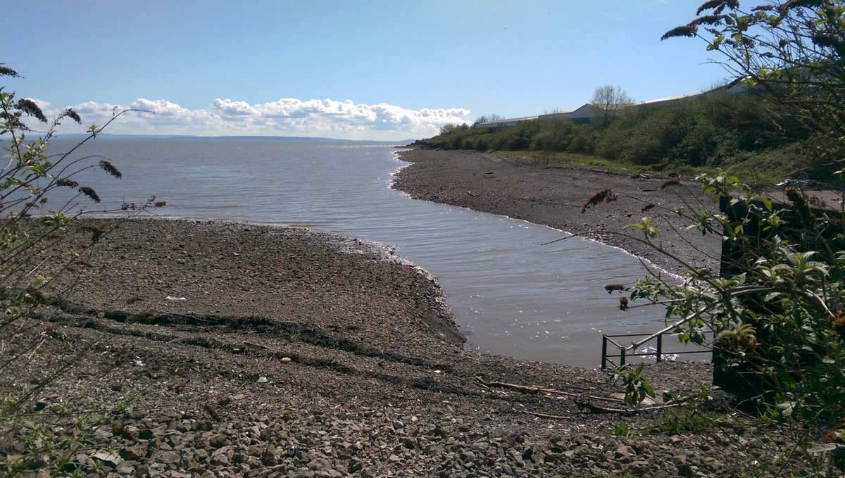 inksplott's tweet photo. It may not be barrybados, but it's our little patch of coastline ❤️Splott Beach #costadelsplott #splott #splottlife #cardiff @WalesCoastPath https://t.co/WAC9VRJZrk