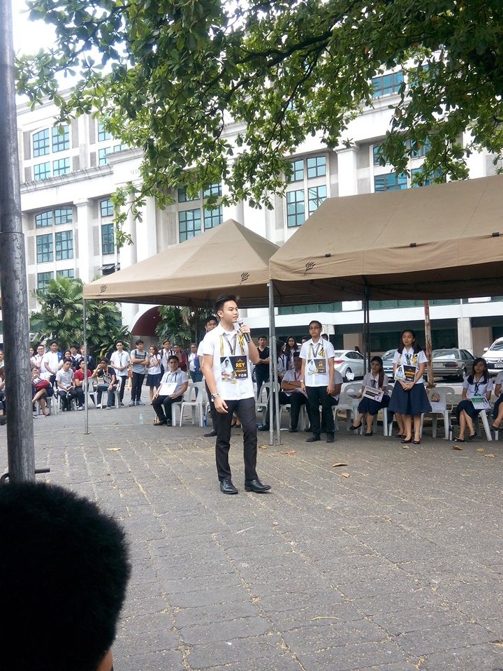 abtheflame's tweet photo. GAP's Reymark Simbulan, running for presidency, is now presenting his platforms. #ABHalalan https://t.co/pLqU5Zi6eF