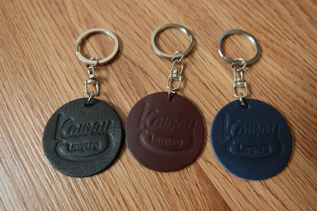 "FREE" Leather keychain Kaway untuk setiap pembelian diatas 250K. Ayo belanja sekarang, stock terbatas loh! Happy shopping 😉