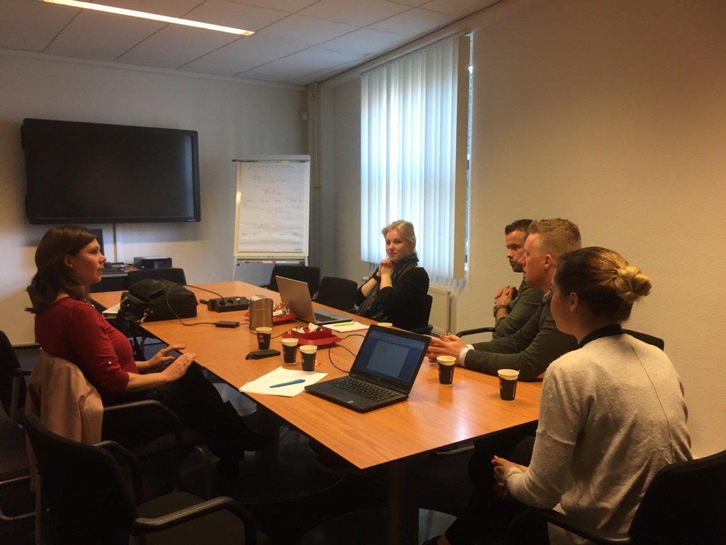 Start met studenten <a href="/hanze/">Hanze</a> rondom #DeKern <a href="/kentalis/">Koninklijke Kentalis</a>. Welke processen zijn helpend bij zelforganisatie? <a href="/JosvKempen/">Jos van Kempen</a>