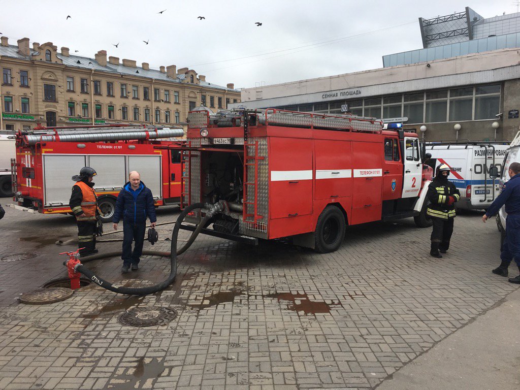 Vent de panique à St Petersbourg: on évacue station métro Sennaya